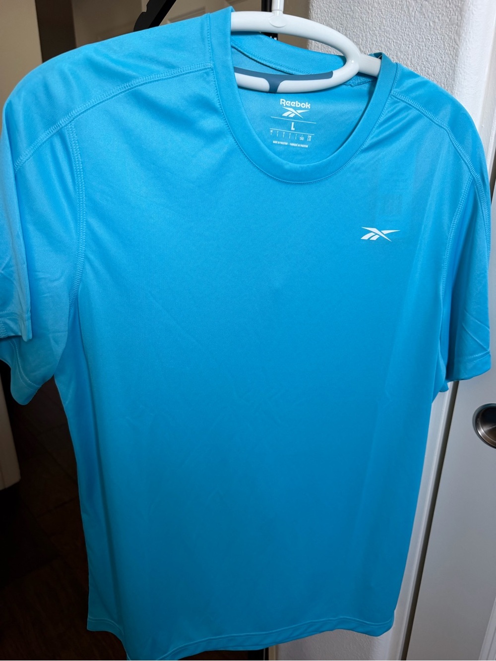 Reebok Men's Athletic ShorReebok Men's Athletic Short Sleeve T-Shirt Size L Blue